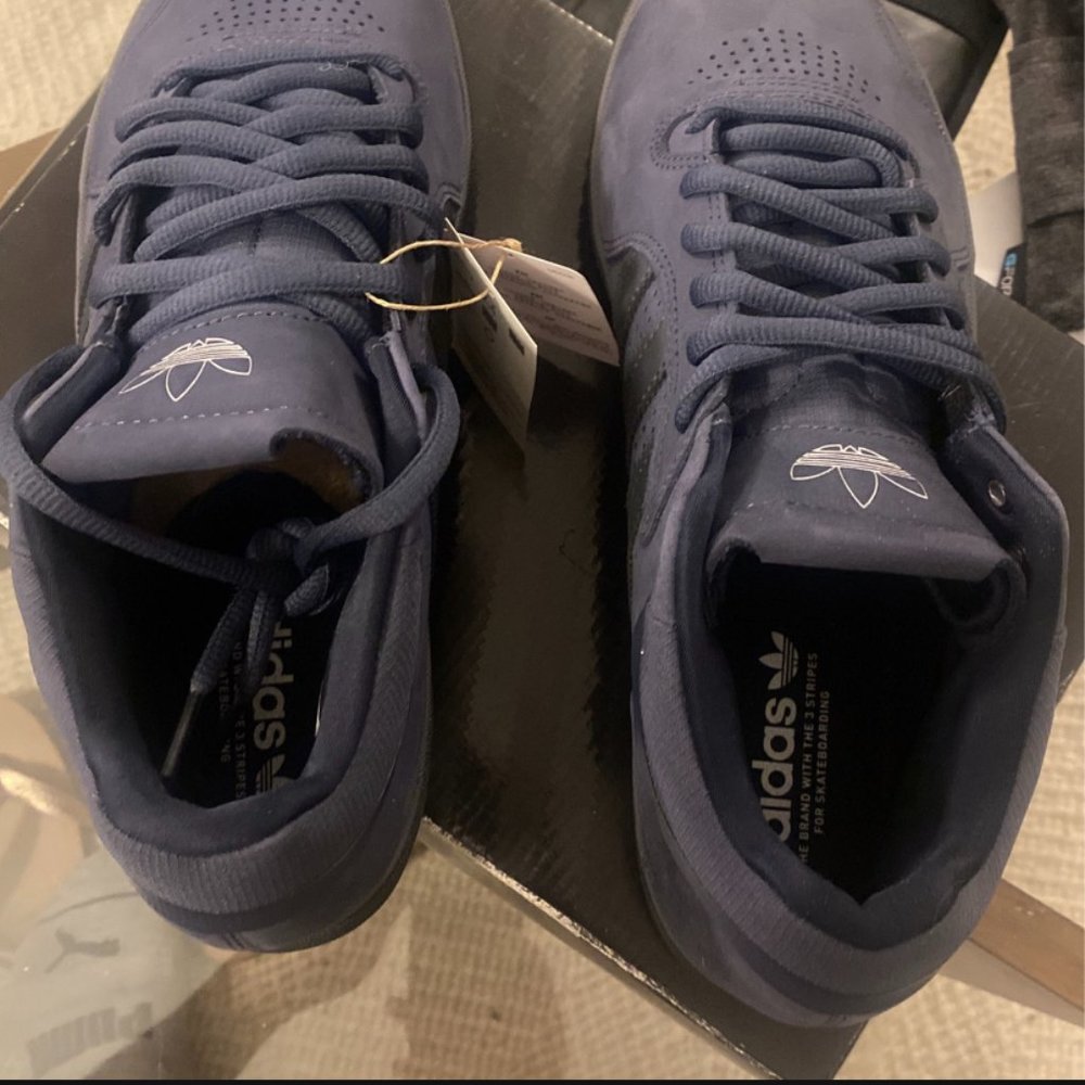 Adidas Tyshawn mens sz 10.5